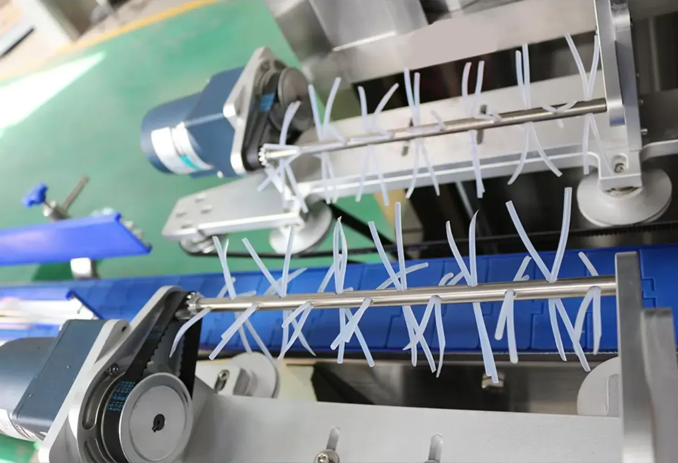 ម៉ាស៊ីនបាញ់ស្លាកស្វ័យប្រវត្តិ 7 automatic label dispenser 07