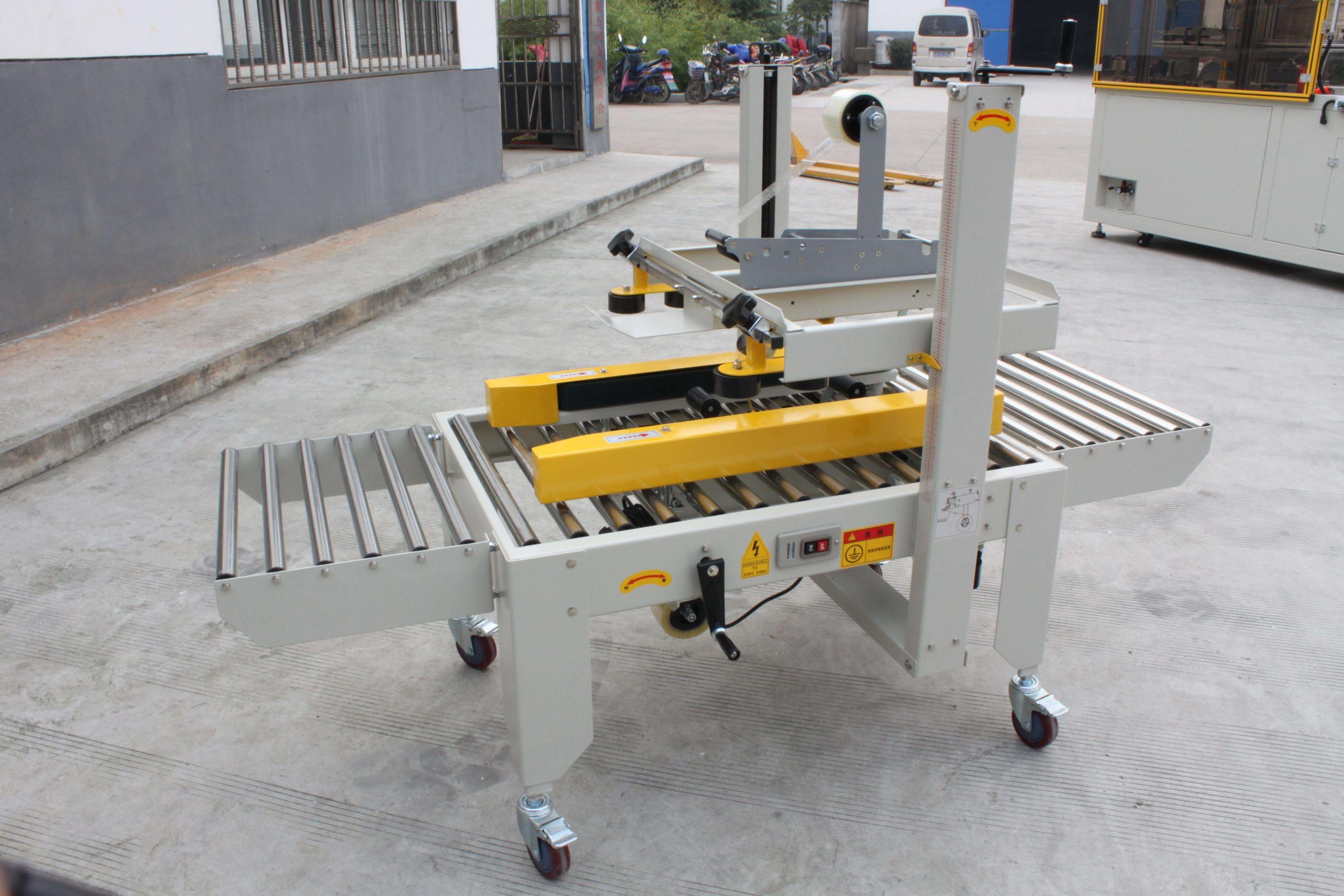 ម៉ាស៊ីនបិទកាសែតប្រអប់កាតុង FXJ-6050 8 ម៉ាស៊ីនបិទកាសែតប្រអប់កាតុង FXJ-6050