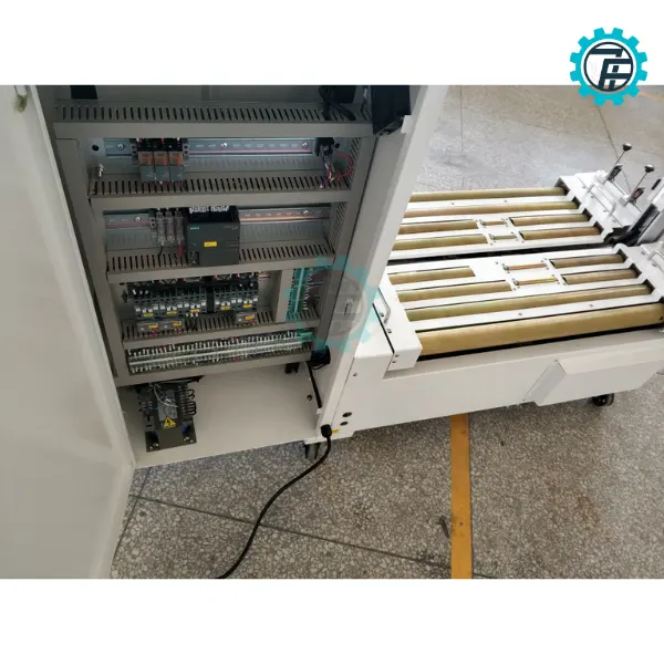 ម៉ាស៊ីនចងខ្សែប្រអប់ក្រដាសកាតុងស្វ័យប្រវត្តិ DBA200L 23 May dong dai thung carton tu dong DBA200L 04