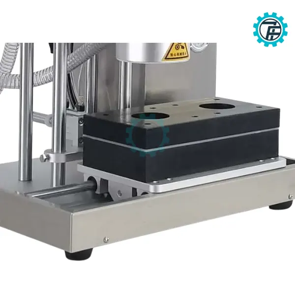 May dong nap chan khong ban tu dong 07