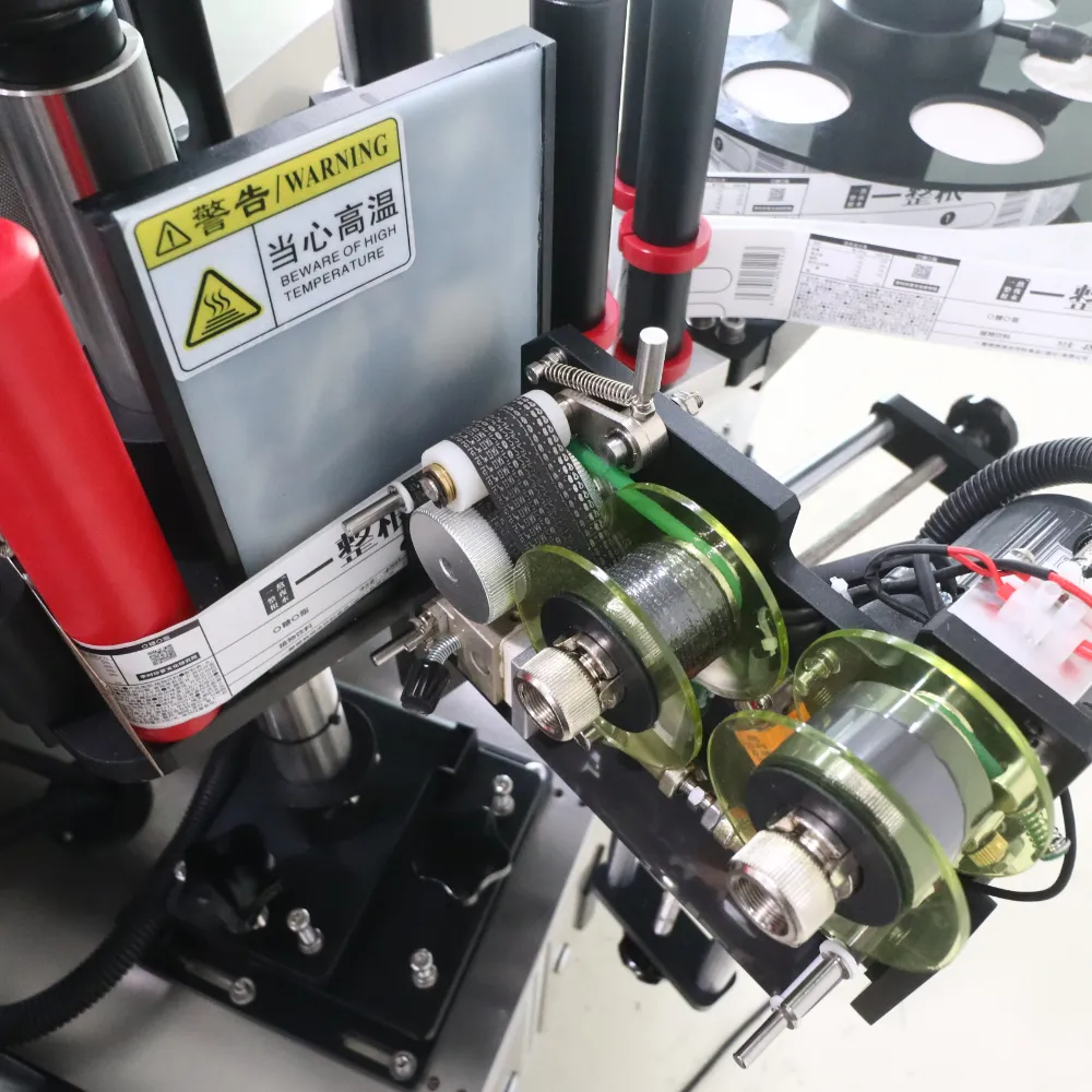 ម៉ាស៊ីនបិទស្លាកដបលើតុស្វ័យប្រវត្តិ ប្រសិទ្ធភាពខ្ពស់ 7 automatic desktop bottle labeling machine 03