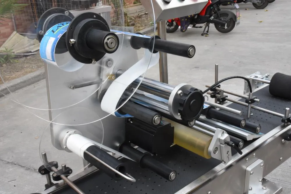 semi automatic flat surface labeling machine 06