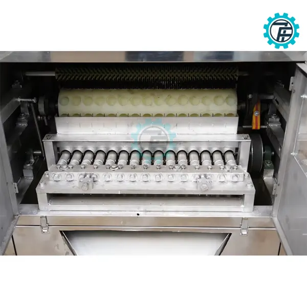 ម៉ាស៊ីនបកសំបកគ្រាប់ម៉ាកាដាមៀ 7 May boc vo hat macca 06