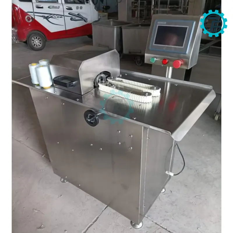 May buot xuc xich AK 400 4