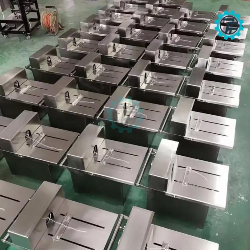 May buot xuc xich thu cong 4